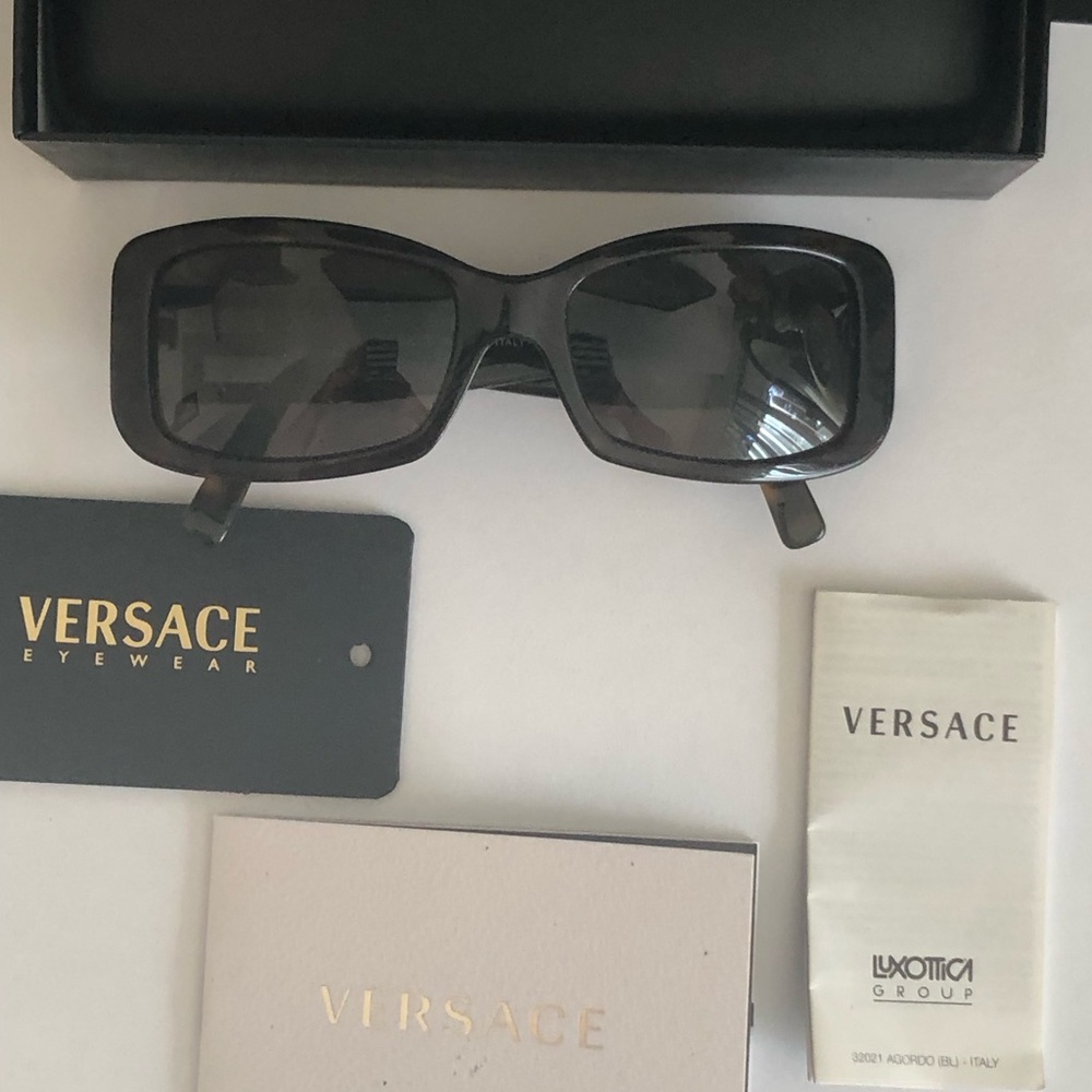 Versace Elegant Black Sunglasses